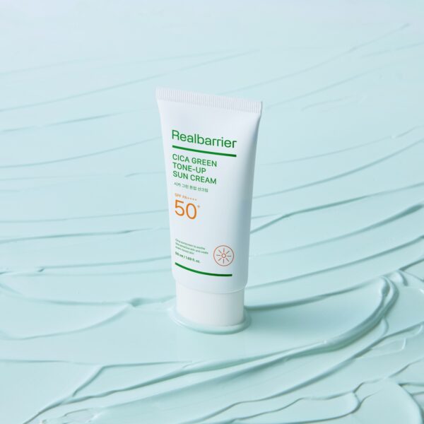 Crema con protección solar para piel sensible SPF50+ PA++++ Real Barrier Cica Green Tone-up 50ml