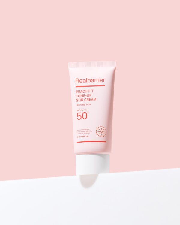 Crema con protección solar tono Peach Glow SPF50+ PA++++ Real Barrier Peach Fit Tone-up 50ml